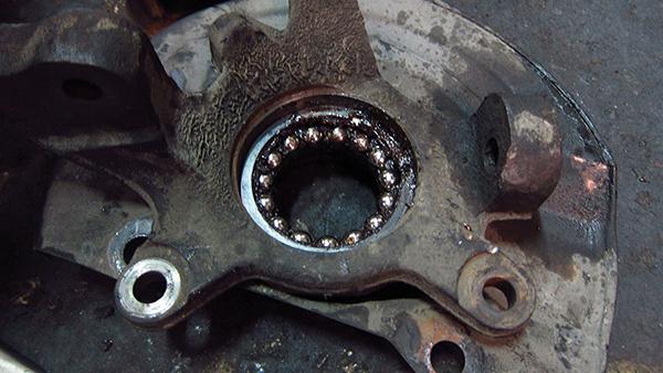BMW wheel bearing noise REPAIR service Dubai